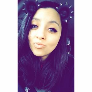 Meet your Posher, Angela